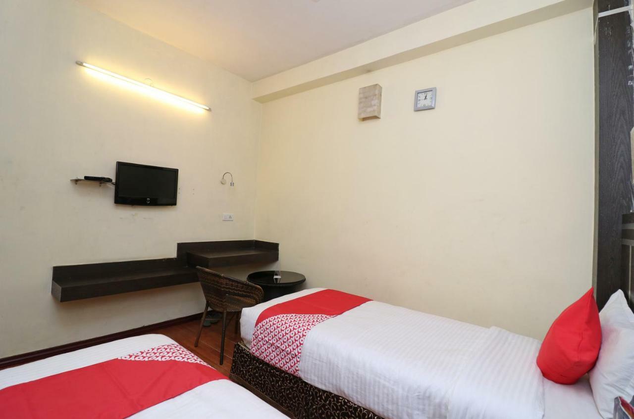 Oyo 22034 Hotel Kanisshk International Rourkela Экстерьер фото